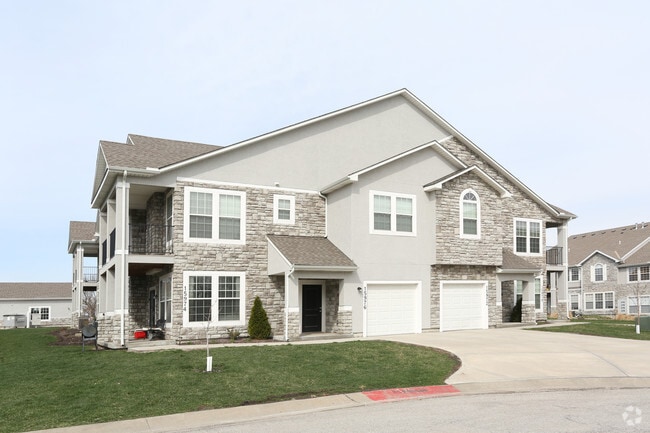 Photo - Crystal Court Apartments