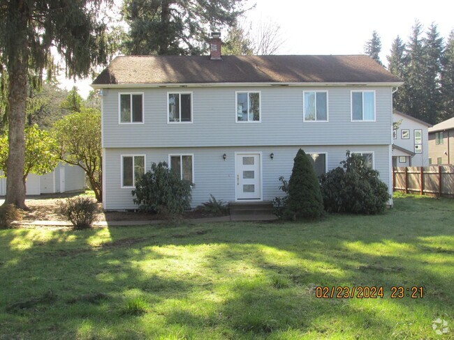 Building Photo - Tons of Space ! This remodeled 5 br + Offi... Rental