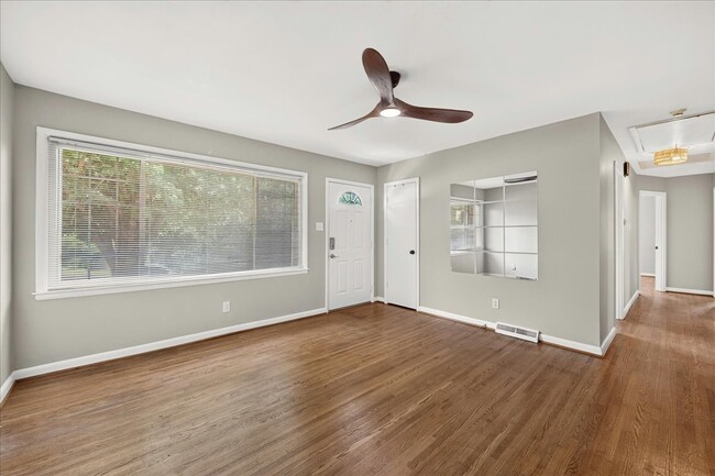 Photo - 3237 Harrow Pl