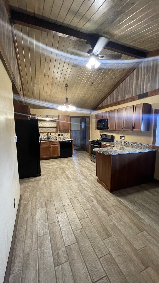 Photo - 1 Crystal Creek Dr