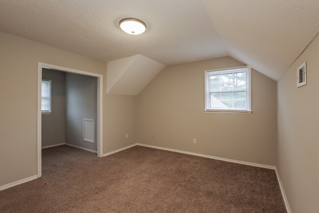 Photo - 102 1st Day St