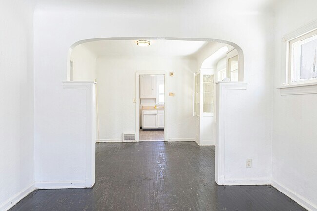 Photo - 7913 Connecticut Ave