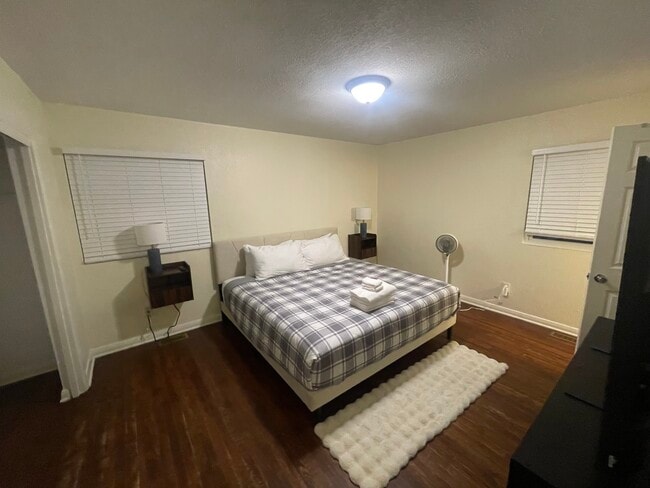 Photo - 115 Diggs Dr