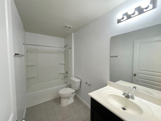 Photo - 6714 Dayridge Ln