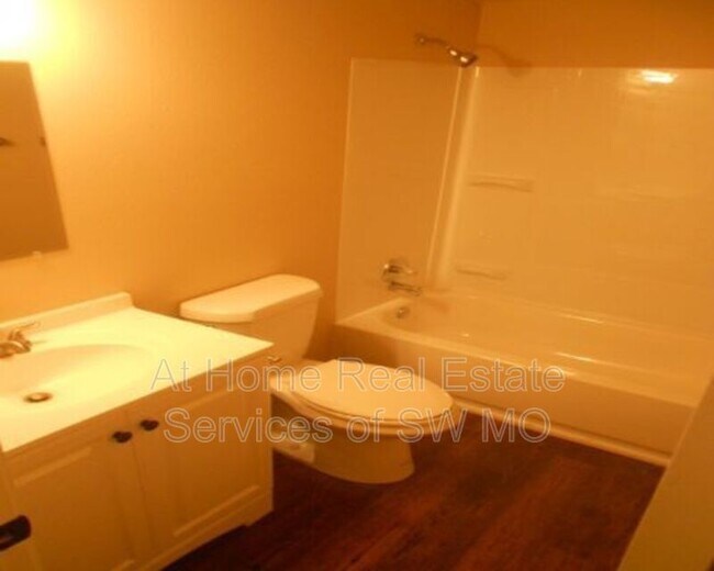 Photo - 1400 S Campbell Ave Unidad Apt #121