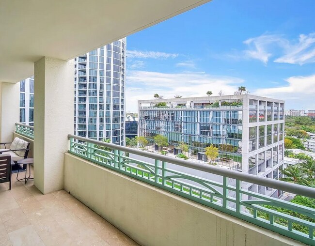 Photo - 3400 SW 27th Ave Unidad 1105