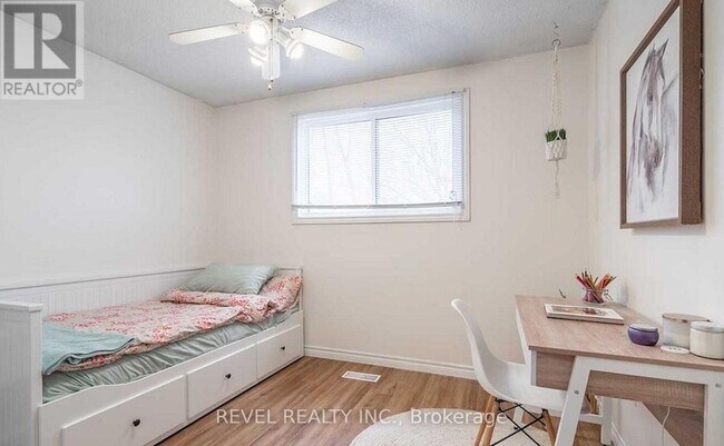 Photo - 9 Balmoral Ct