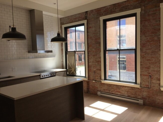 506 Fort St