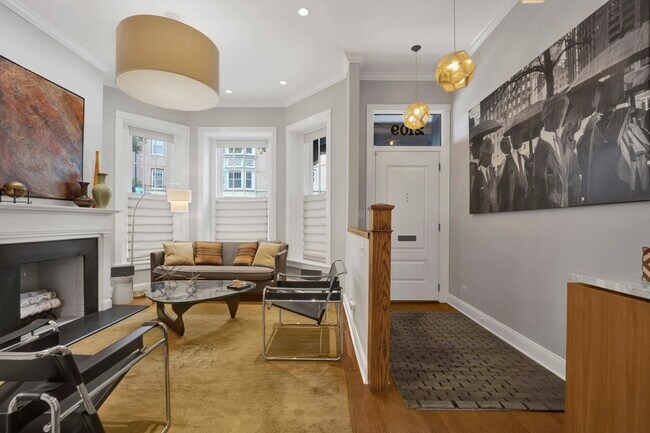 Photo - 2109 N Clark St