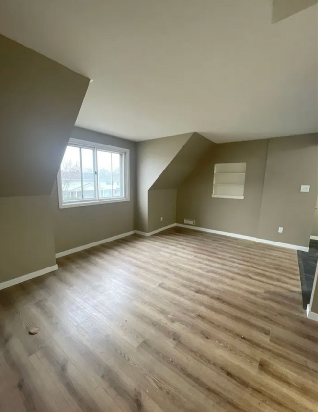 Photo - 5857-5859 N 93rd Unit 5859 (Upper)