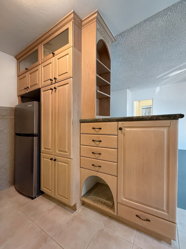 Photo - 250 Linden Ave