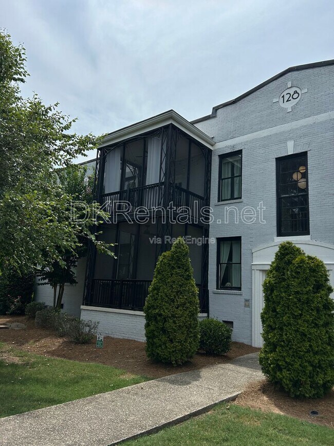 128 Peachtree Memorial Dr NW Unit 4
