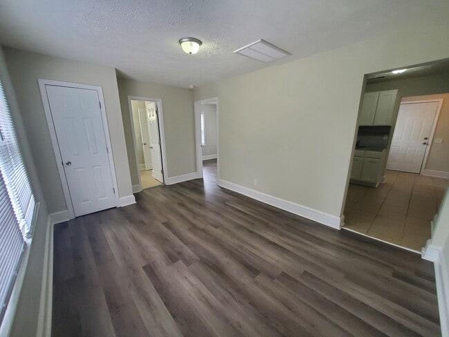 Photo - 222 Woodrow St