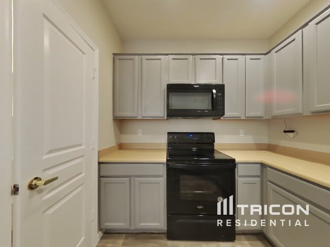 Photo - 6410 S 72nd Ln