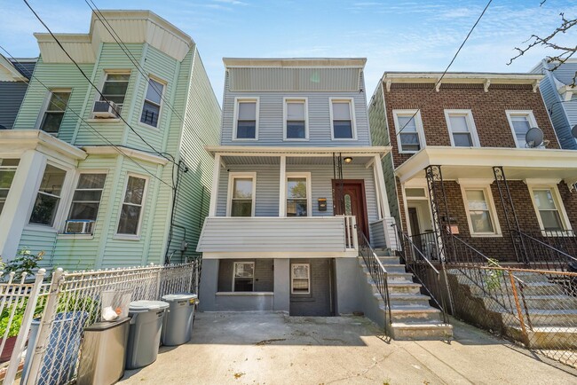 Building Photo - 214 Olean Ave Unit 1