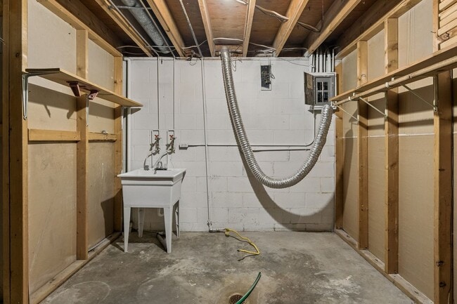 Photo - Minutes from Offutt!