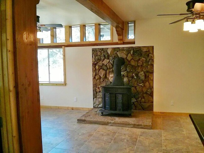 Photo - 21712 Canon Dr Unidad Lower