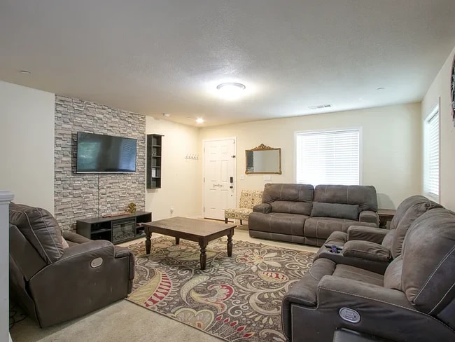 Photo - 142 Diego Rd