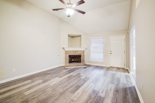 Photo - 10283 Green Moss Dr N