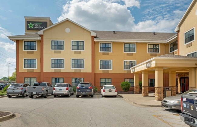 Furnished Studio-Chicago - Hanover Park