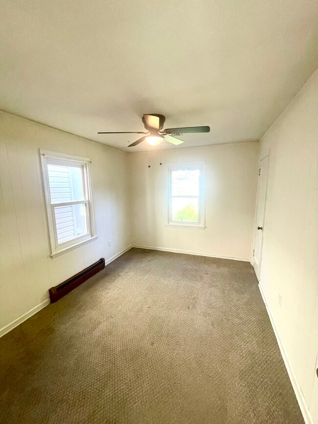 Photo - 16 W Ferdinand St