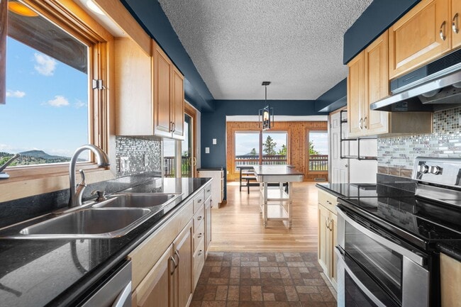 848 Aspen Dr