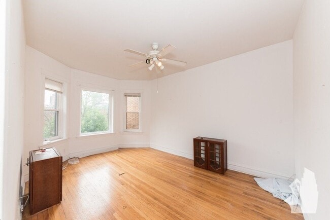 Photo - 3820 N Sheffield Ave