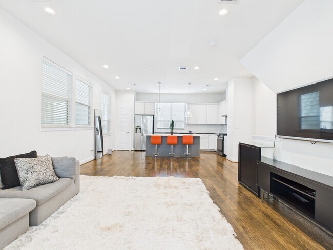 Photo - 2761 Clinton Dr