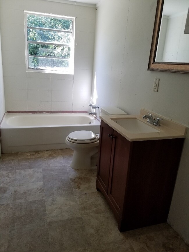 Photo - 410 Kingsby St Unit A