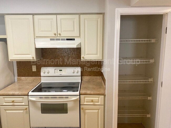 Photo - 3004 Parkway Blvd Unit 206