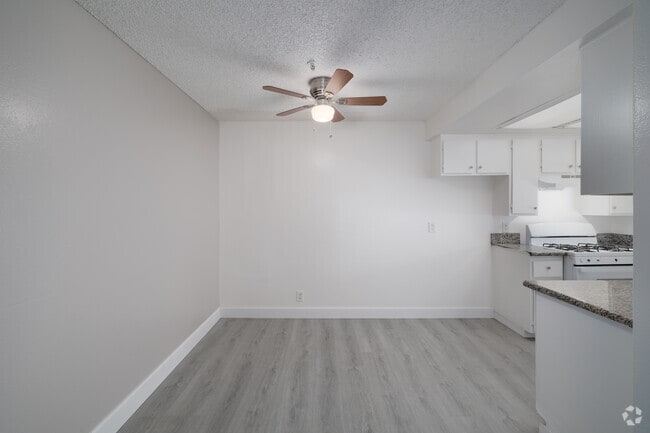 2BD, 2BA - 805SF - Dining Room