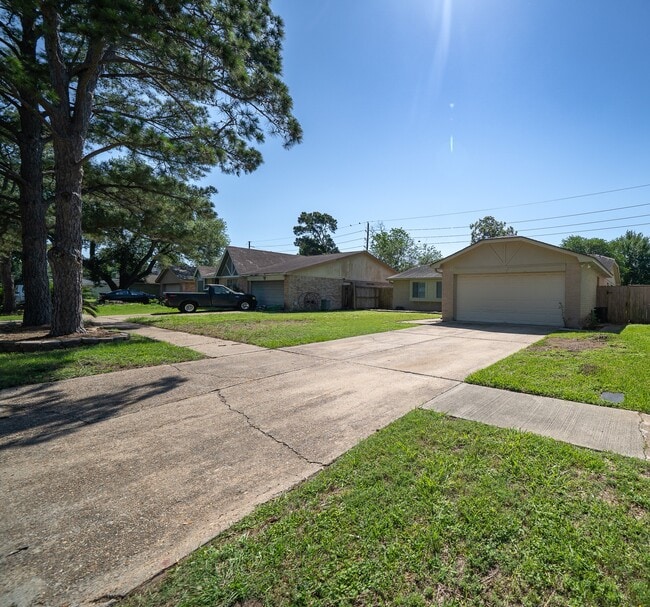 Photo - 24019 Pepperrell Pl St