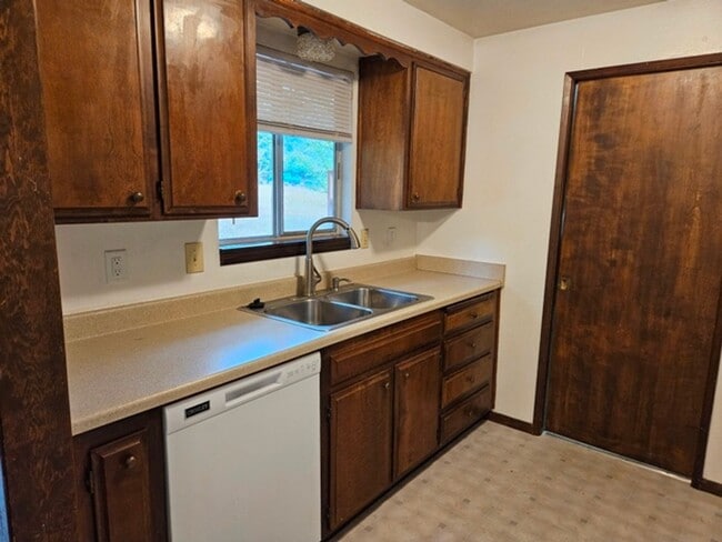 Photo - 2349 SW Crestwood Ct Unit 1