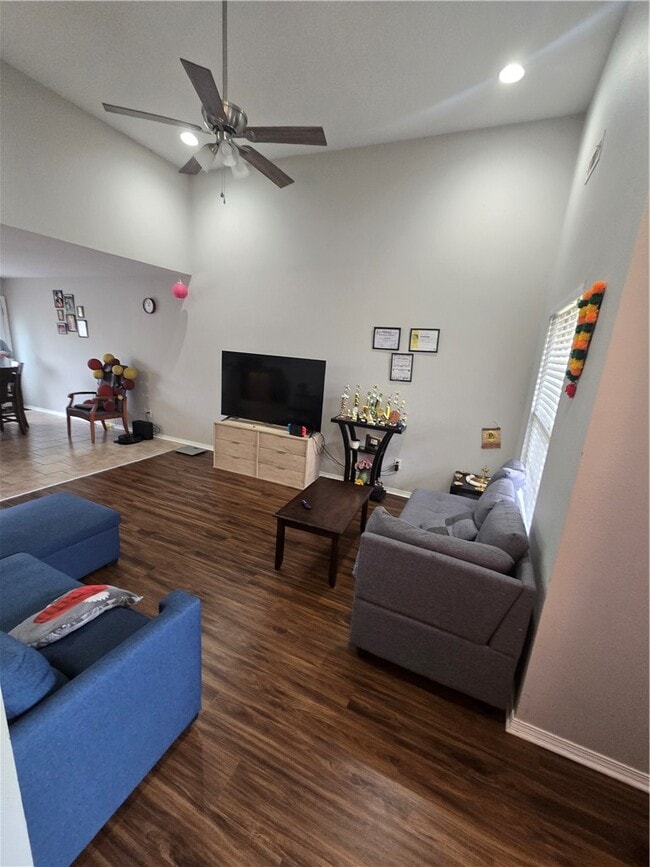 Photo - 3304 SW Deerfield Blvd