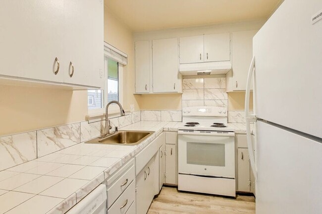 Building Photo - 1279 Ayala Dr Unit 03