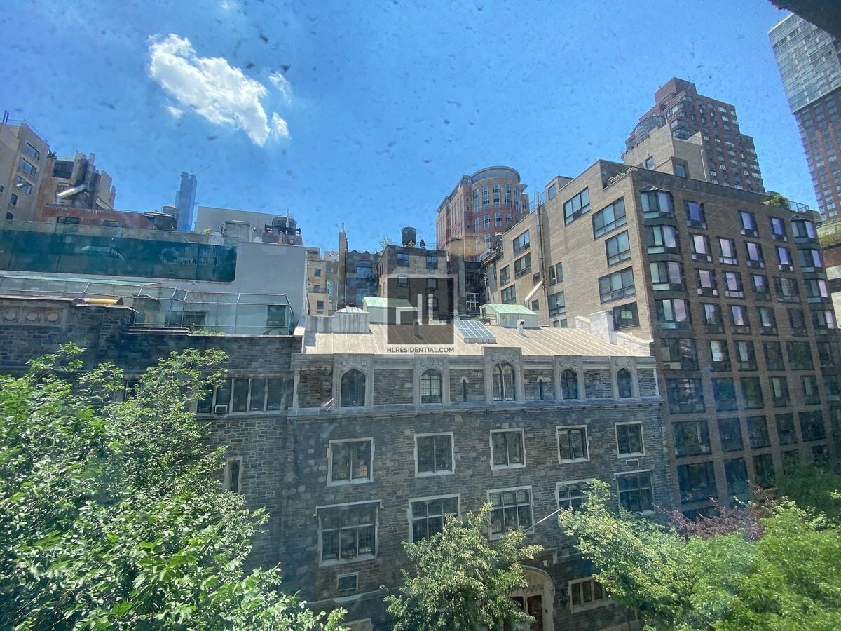 Photo - WEST 68 STREET Unidad 5B