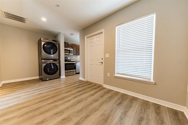 Photo - 1210 Ave Z SE