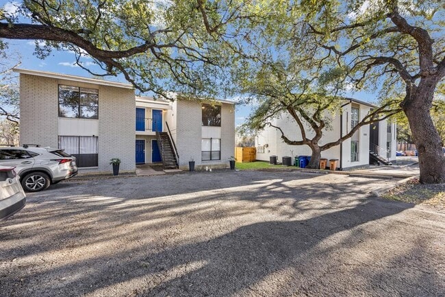 Photo - 5215 St Georges Green Unit D