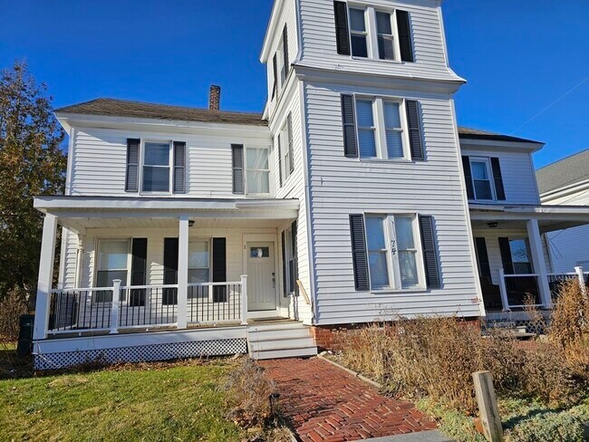 74 Common St