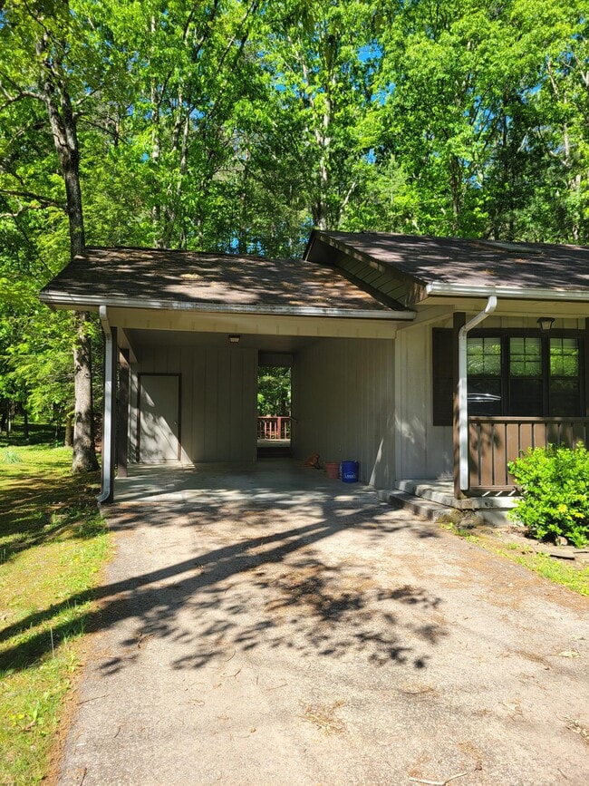 Photo - 172 St George Dr