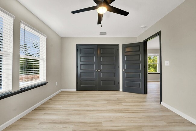 Photo - 3 Bed 2 Bath Duplex