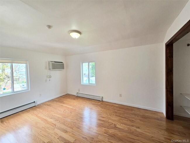 Photo - 219-23 114th Rd