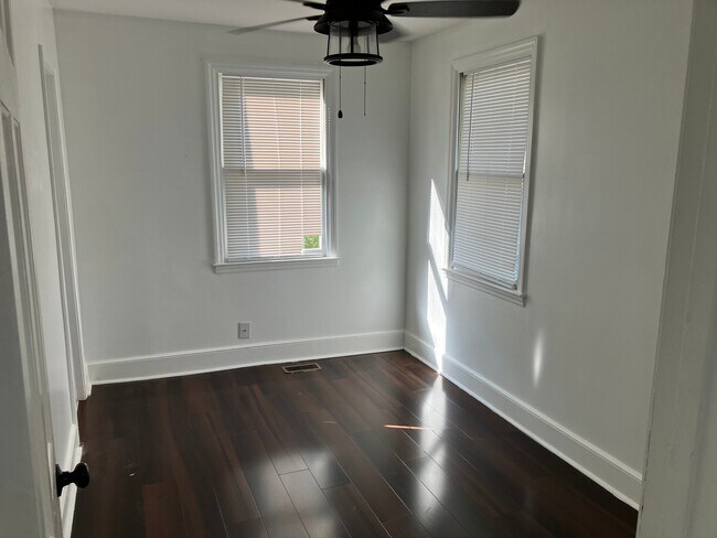 Photo - 203 Branham St