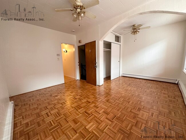 Building Photo - 184 Salem St Unit 3 Rental