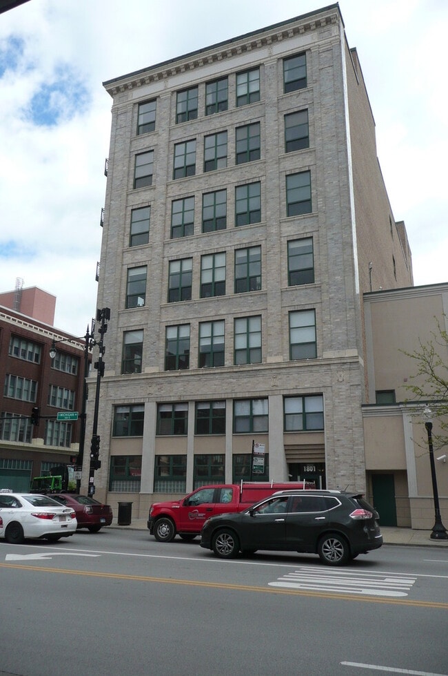 Photo - 1801 S Michigan Ave Unidad 306 Rental