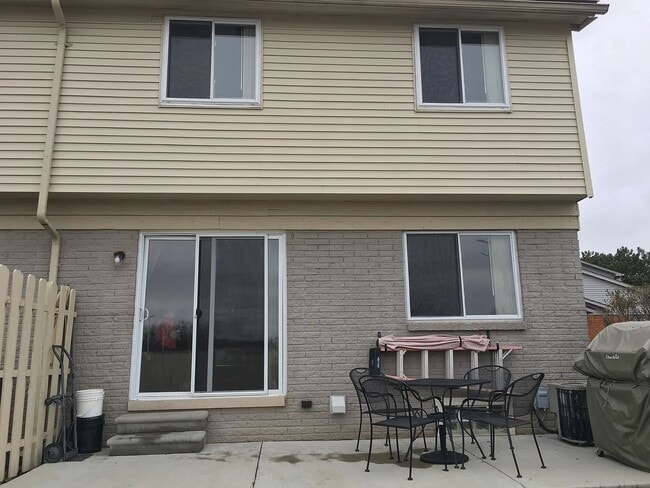 Photo - 2280 Orchard Crest St