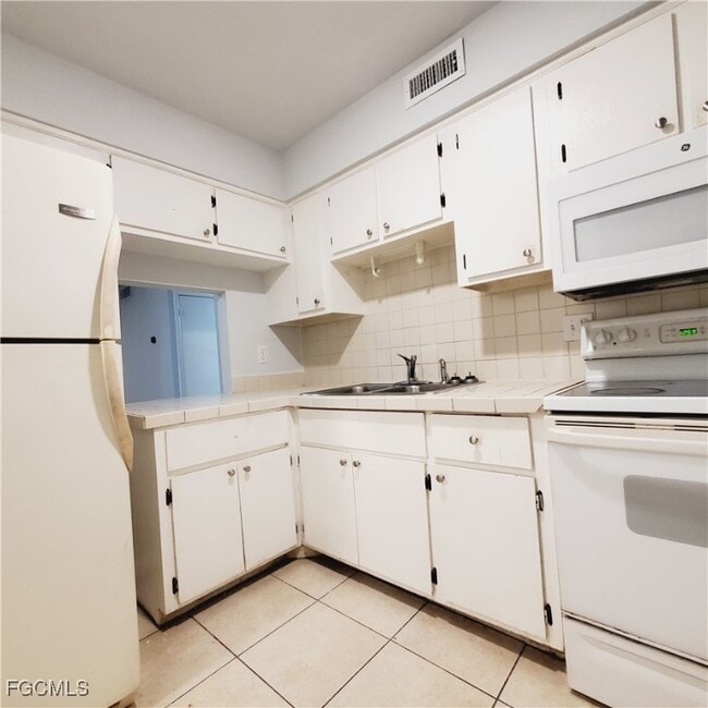 Building Photo - 732 Gerald Ave