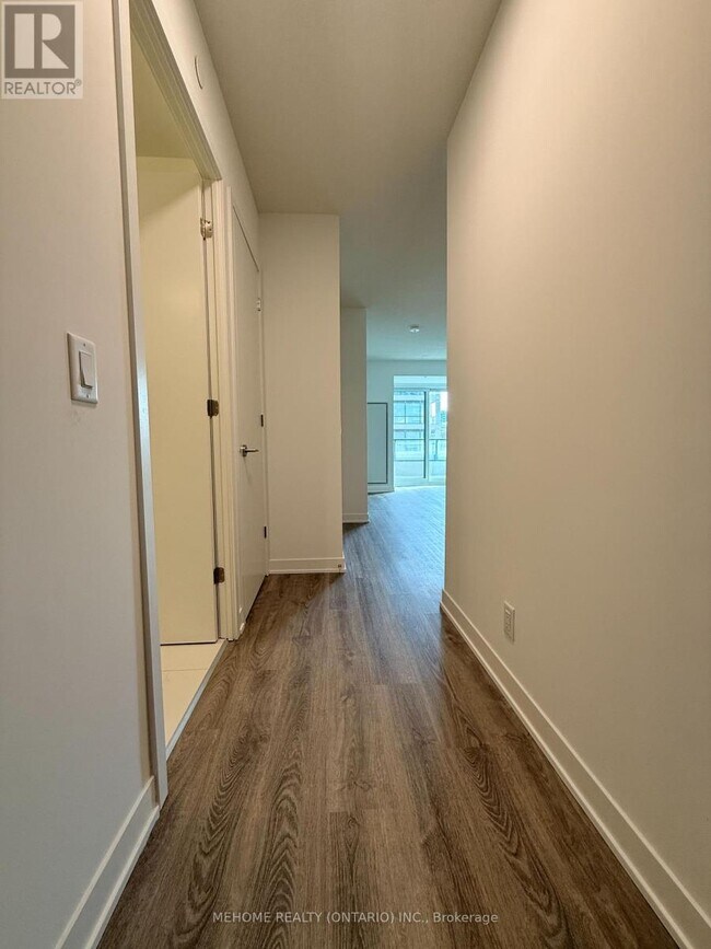 Photo - 180 Front St E Unité 612