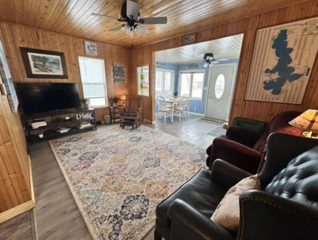 Photo - 13724 Sunset Dr