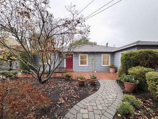 Building Photo - Beautifully Updated 3BD/2BA + Office Single-Family Home in Palo Alto